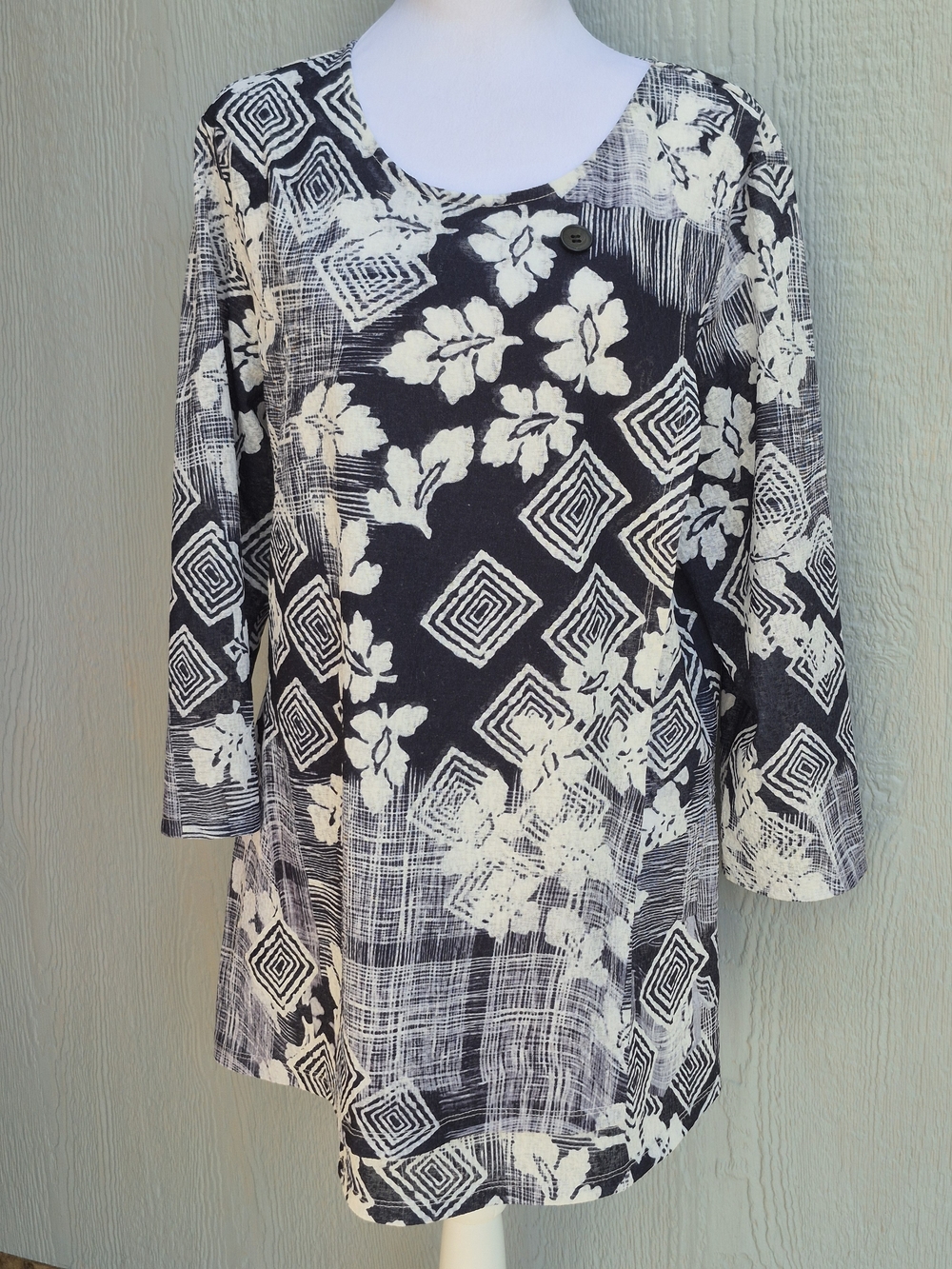 SHANA Women's Geo Floral Black & White Blouse top Size L